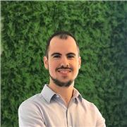 Doy clases de marketing digital, empresa y emprendimiento tanto a nivel iniciación (alumnos de escuela, grado) como a nivel avanzado (máster, consultoría, etc).